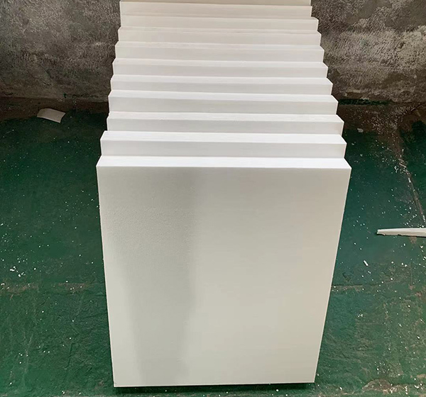 看到汪小菲直播间对张兰飙脏话才顿悟了一个家庭最可怕的不是穷
